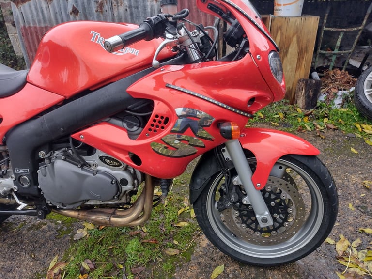 2001 Y. Triumph Sprint RS 955i Sprint RS. ORANGE. 22K, NEW MOT VGC. 3 KEYS. HEATED GRIPS.