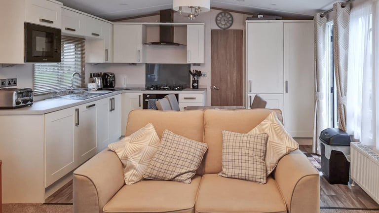 Sunseeker Supreme 2022 static caravan at Hoburne Devon Bay, Paignton