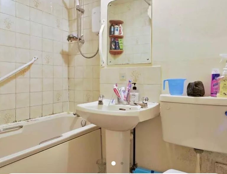 one bed furnished flat to let in East Ham 