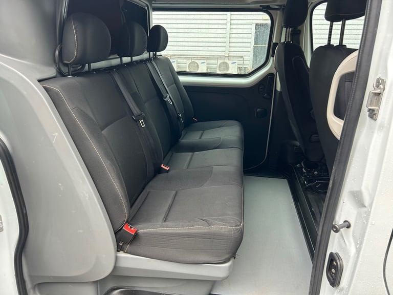 2017 Renault Trafic LL29 ENERGY dCi 125 Business+ lwb  Crew cab Van euro 6 no vat vat Crew Van Di...