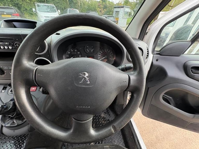 2017 Peugeot Partner Partner SE L1 Blue HDi Panel Van DIESEL Manual