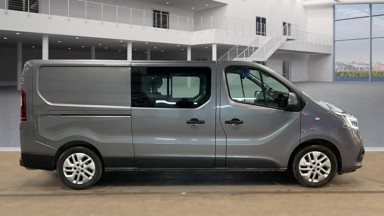 image for Renault Trafic 2.0 dCi ENERGY 30 Sport Nav 6 Seat LWB Crew Van 