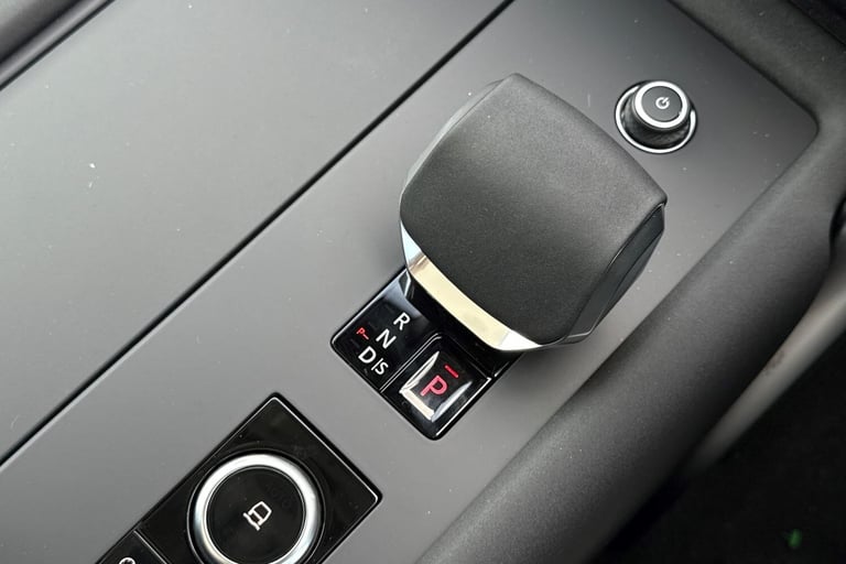 2025 Land Rover Discovery 3.0 D350 MHEV Dynamic HSE Auto 4WD Euro 6 (s/s) 5dr SUV Diesel Automatic