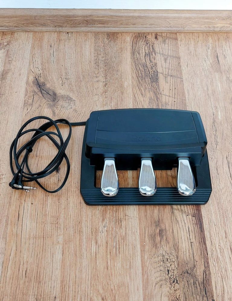 image for Roland RPU-3 Triple Piano Style Sustain Pedal. Excellent Condition. DELIVERY 