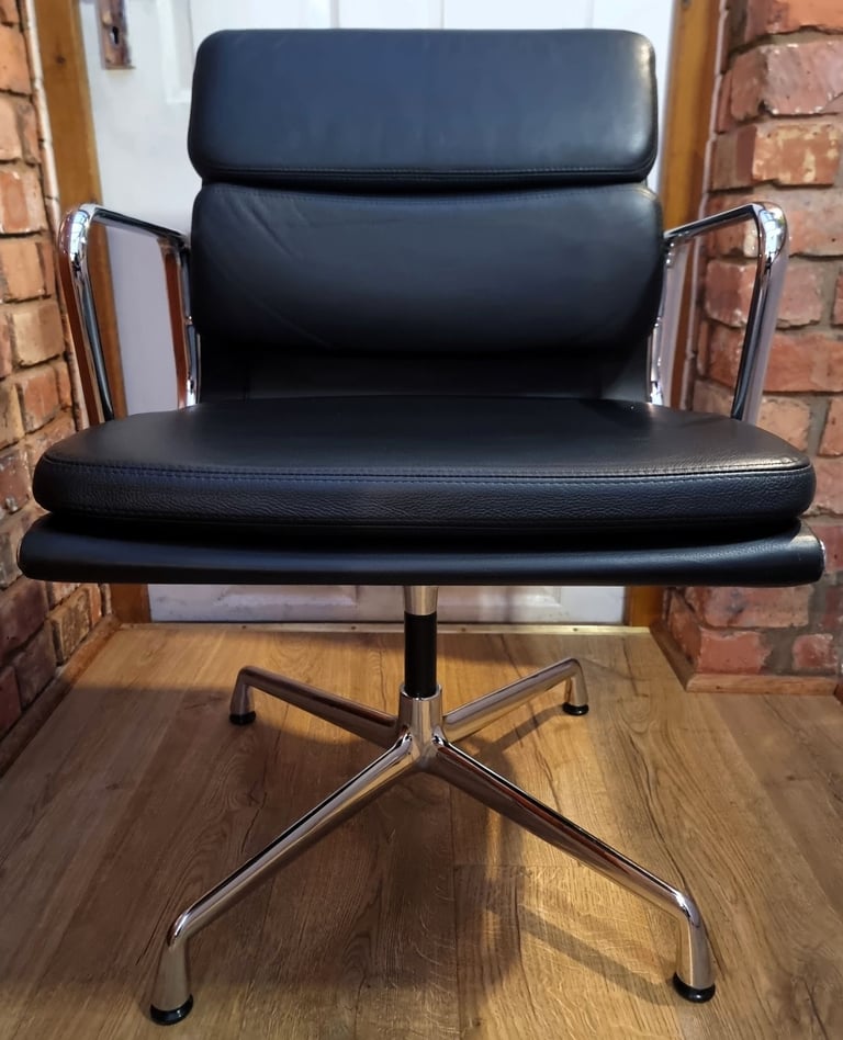 image for 70% OFF RRP £28,371 | 7 X VITRA EA208 | Charles, Ray Eames | PREMIUM LEATHER