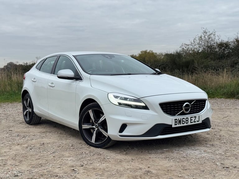 2019 Volvo V40 D2 [120] R DESIGN Nav Plus 5dr Geartronic HATCHBACK DIESEL Automatic