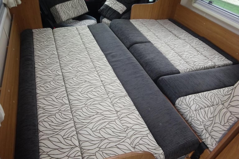Autotrail Chieftain 2012 4 Berth 4 Belt Fixed Bed Motorhome For Sale