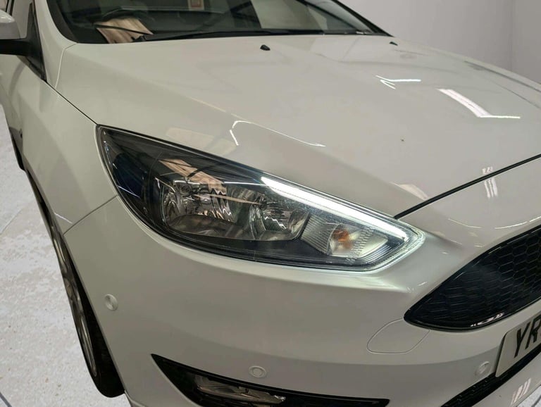 2017 Ford Focus 1.0T EcoBoost ST-Line Euro 6 (s/s) 5dr HATCHBACK Petrol Manual