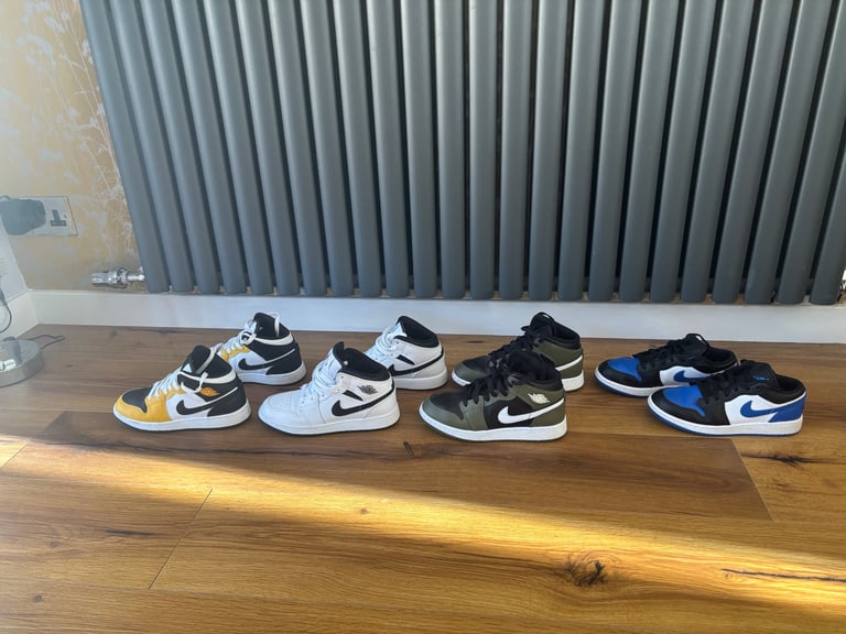 Nike Trainers - Nearly New 