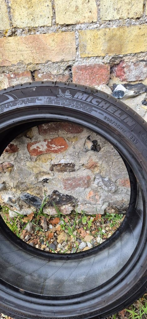 Four Michelin run flat tyres