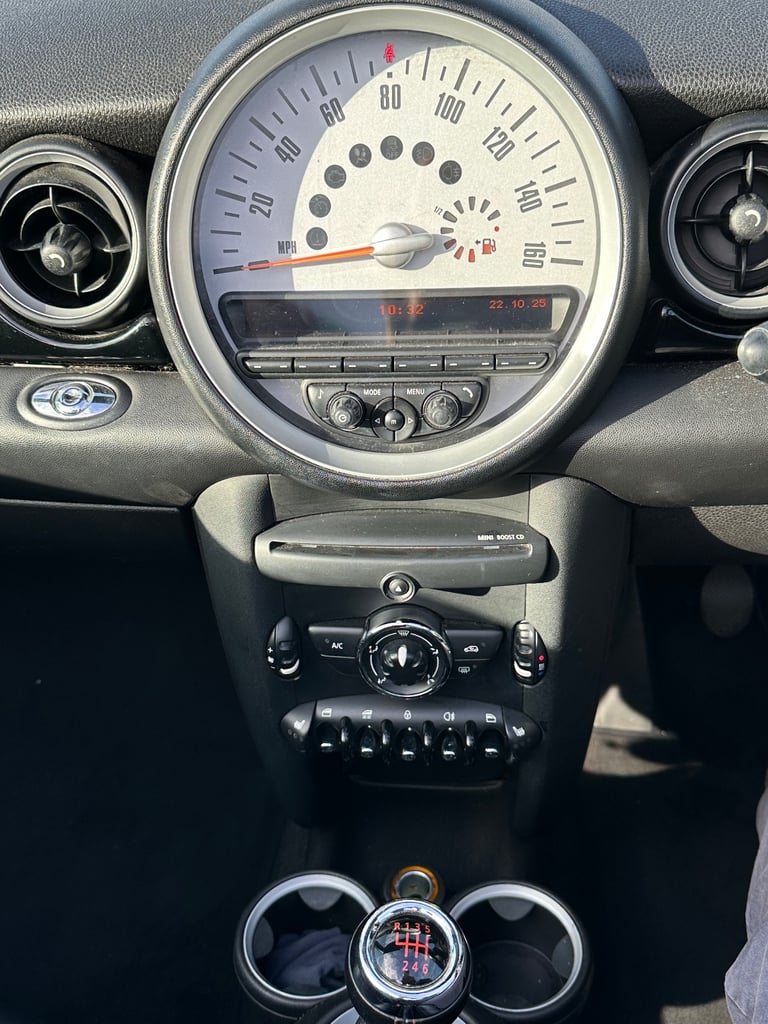 Mini, CONVERTIBLE, Convertible, 2012, Manual, 1598 (cc), 2 doors