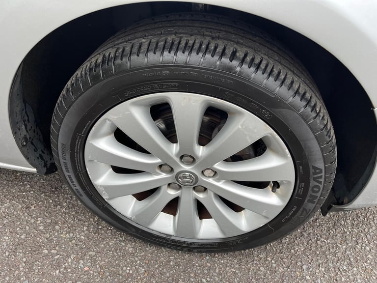 2010 Vauxhall Astra 1.4 16v Exclusiv Euro 5 5dr HATCHBACK Petrol Manual