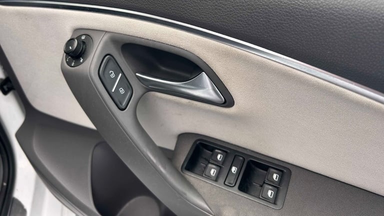 2015 Volkswagen Polo 1.2 TSI SE Design 5dr Hatchback Petrol Manual