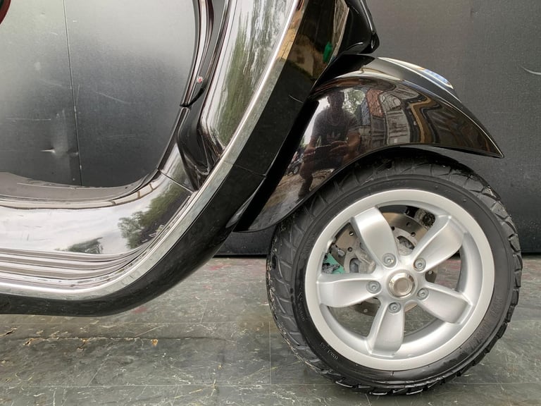 PIAGGIO VESPA 125cc PRIMAVERA SCOOTER LOW MILEAGE HPI CLEAR