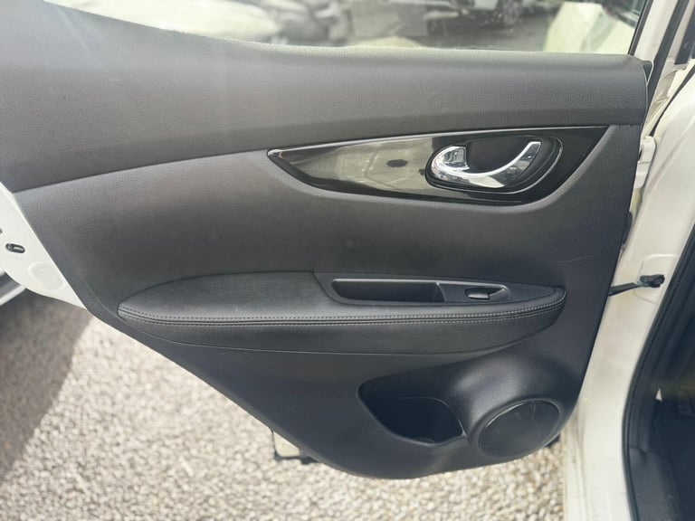 2014 Nissan Qashqai 1.5 dCi Tekna 2WD Euro 5 (s/s) 5dr HATCHBACK Diesel Manual