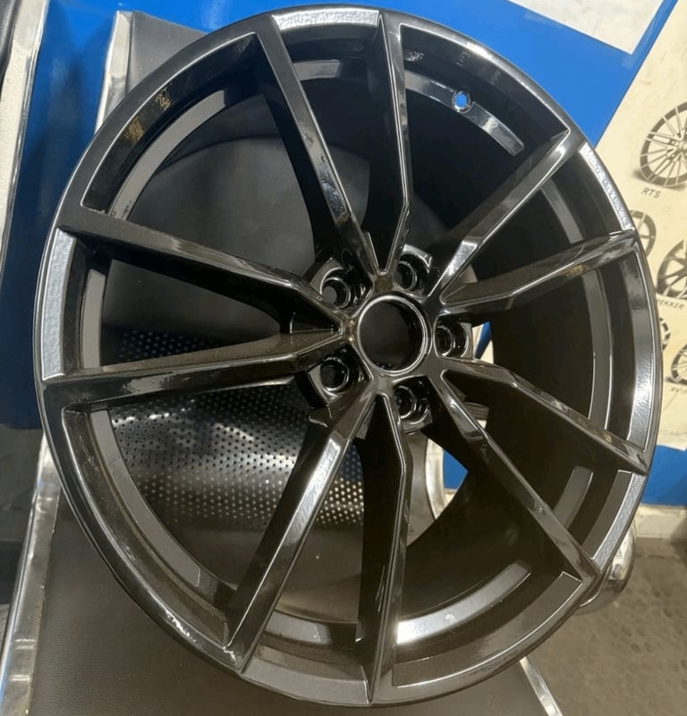 Genuine Volkswagen Golf R Pretoria MK7 7.5 19” Alloy Wheel