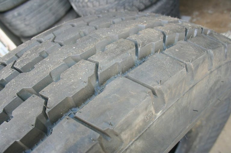 Truck tyres Tires 295 80 r22.5 , 315 80 r22.5 , 385 65 r22.5 , huge stock x25000