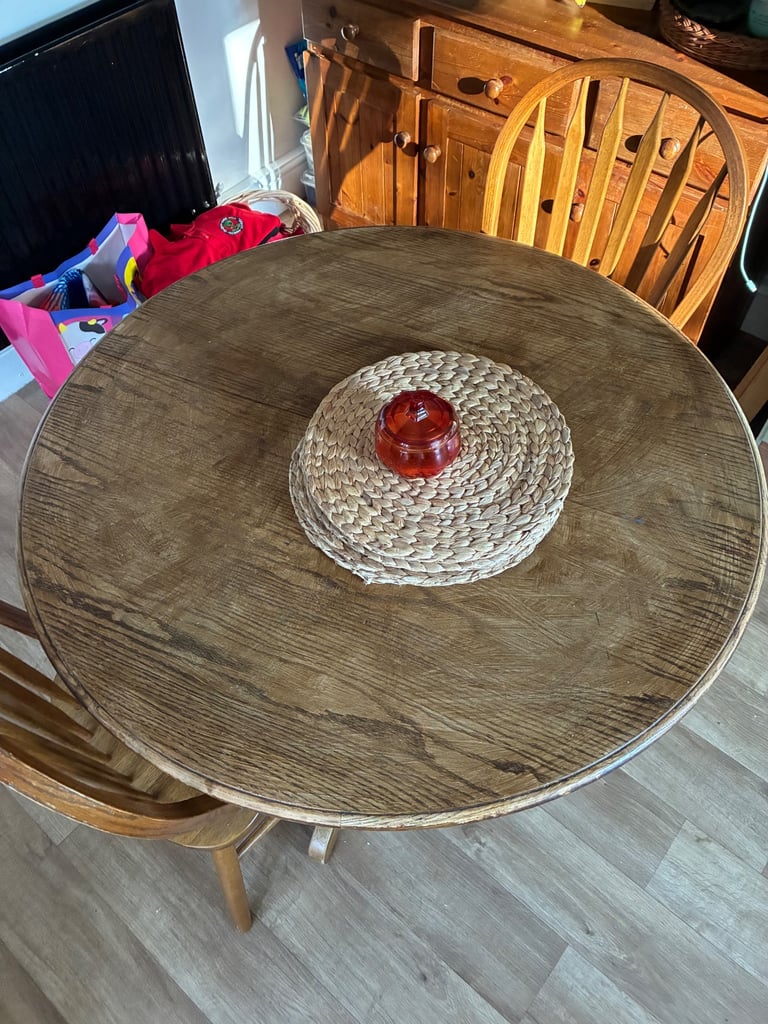 Round dining table 