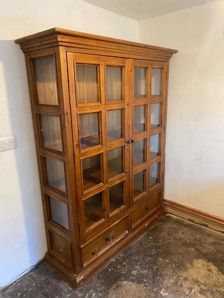 LARGE CUPBOARD DISPLAY CABINET STORAGE UNIT 