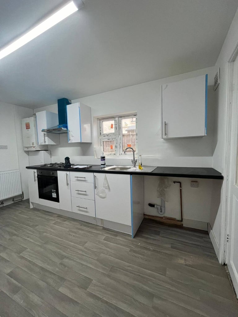 Room to Let  (Females Only)–South Esk Road  E7 8HD,Rent is £600.00 pcm 