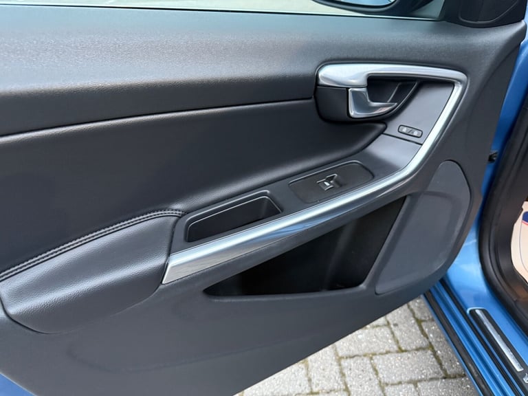 2015 Volvo S60 D2 [115] SE Lux Nav 4dr Powershift SALOON Diesel Automatic