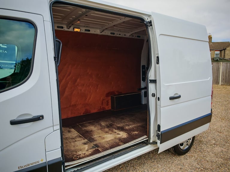 2021 Renault Master MM35dCi 135 Business+ Medium Roof Van Medium Roof Van Diesel Manual
