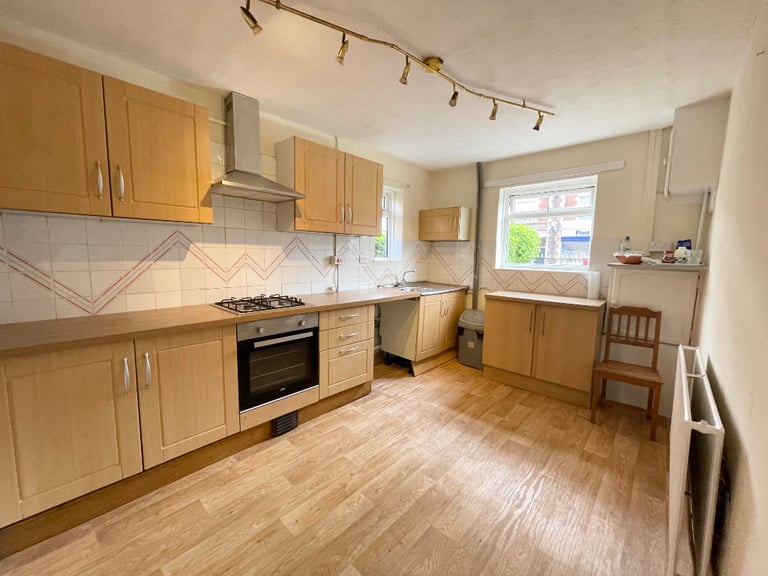 Semi Detached House To Let Kingswood/ Speedwell area 