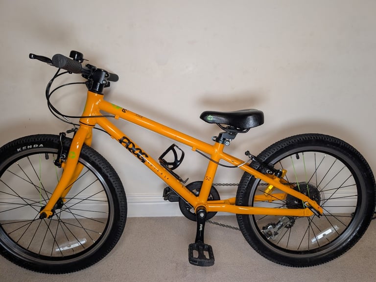 FROG BIKE 52 (FROG 53) (5+) IN GOOD CONDITION. COLLECTION NW LONDON OR BUCKS
