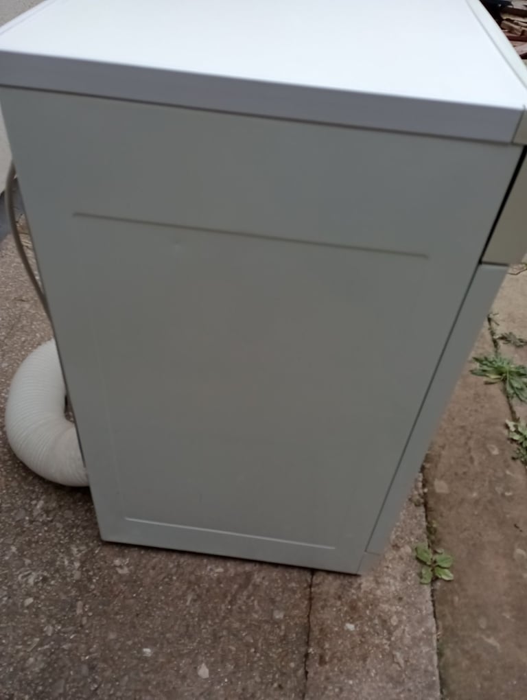 White Knight dual heat reversing tumble dryer 