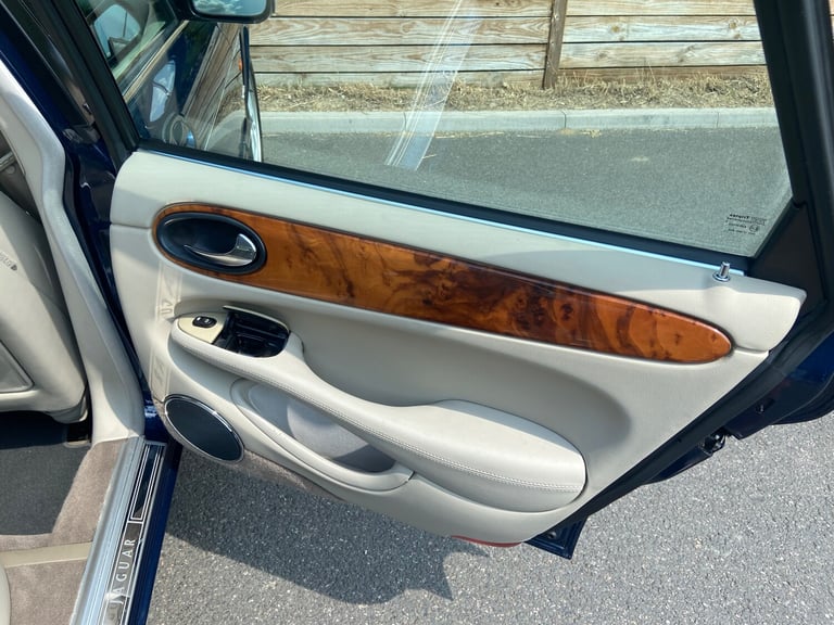 1998 Jaguar V8 XJ SERIES XJ8 4.0 4dr Auto Petrol