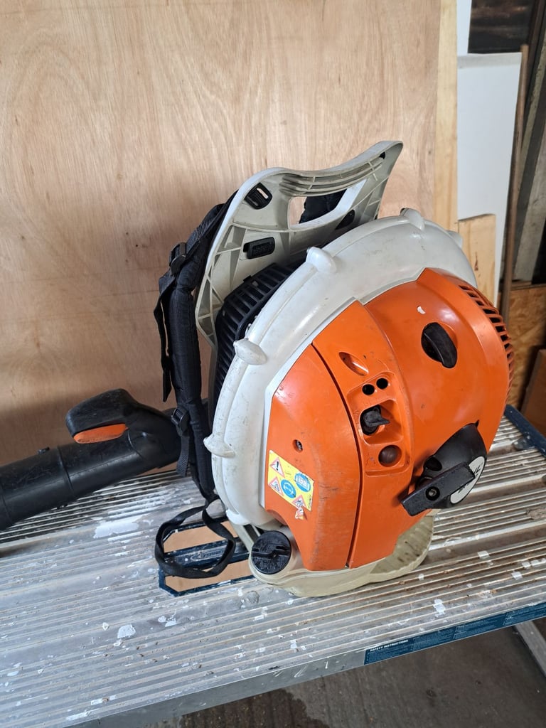 Stihl BR500 leaf blower 