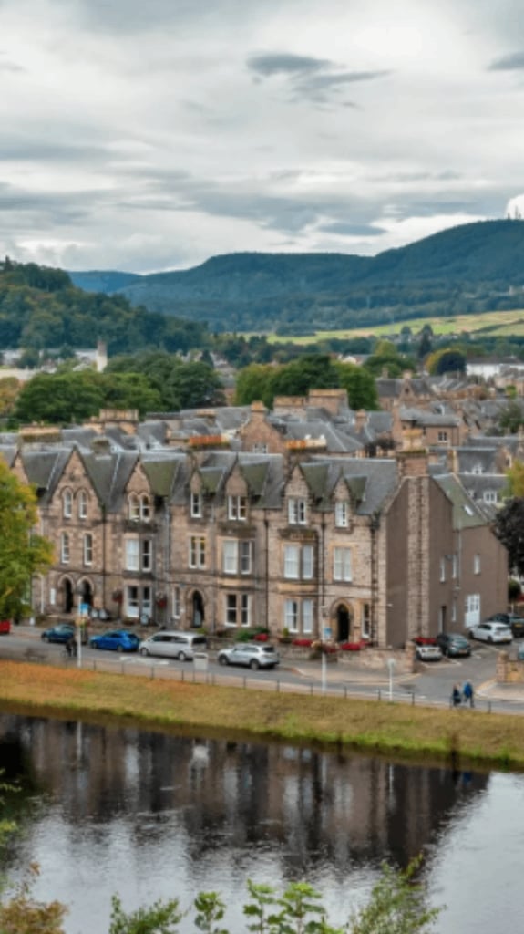 URGENT - COUPLE LOOKING FOR A CARAVAN, OR A ROOM, OR A STUDIO FLAT TO RENT PLEASE