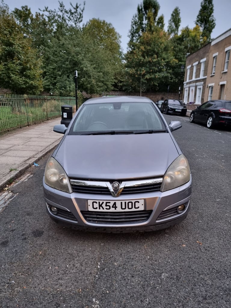Cheap Vauxhall Astra 2004 1.6L 5dr Petrol Automatic 81k mileage for sale in Whitechapel, Greater London