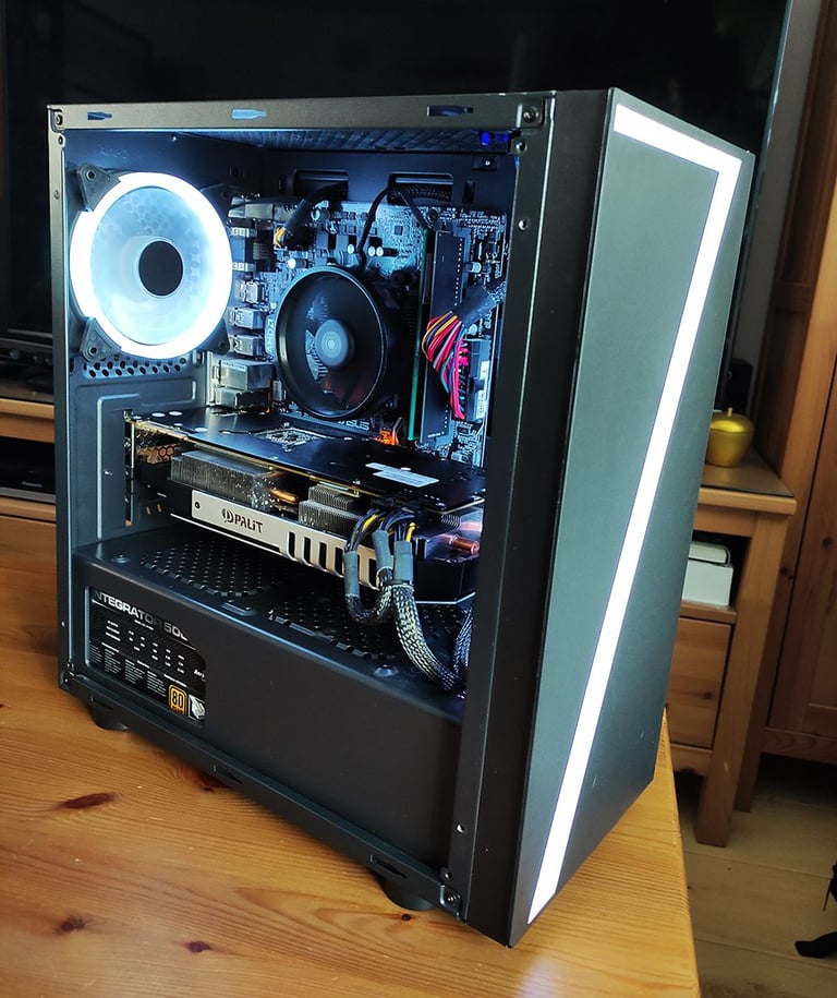 Ryzen 7 gaming PC. 8 cores/16 threads, GTX 980Ti, 16 GB RAM, SSD/HDD. 