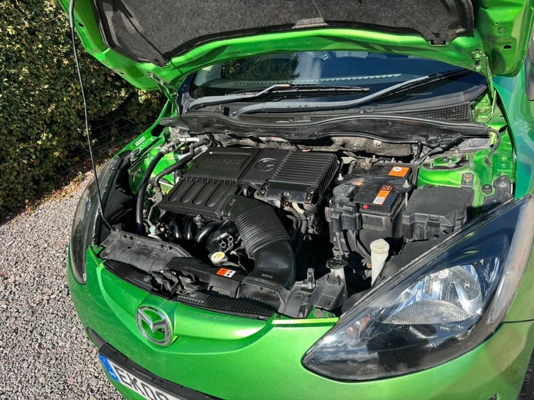 2009 Mazda Mazda2 1.5 Sport 5dr HATCHBACK Petrol Manual - Image 8