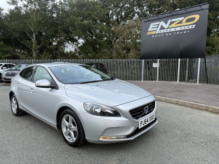 image for 2014 Volvo V40 ES D2 1.6 Diesel Start/Stop Hatchback Silver