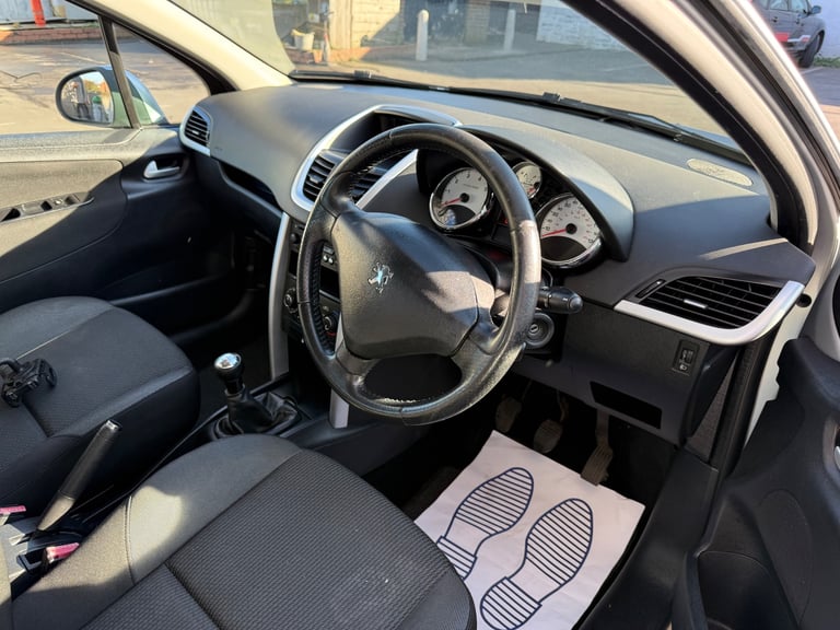 Ford, FOCUS, Hatchback, 2011, Manual, 1596 (cc), 5 doors