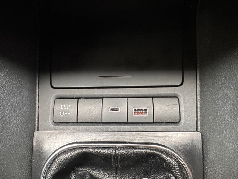 2010 Volkswagen Golf 2.0 TDi 140 SE 5DR NEW MOT LEZ FREE HATCHBACK Diesel Manual