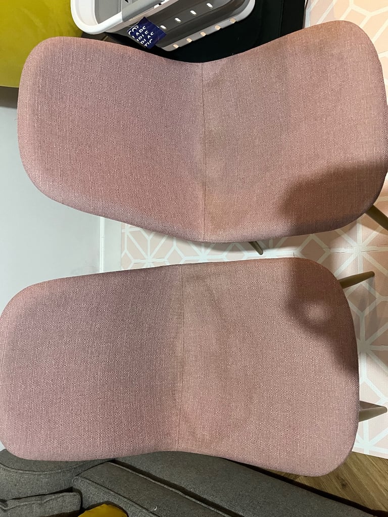 4 Dining Room Chairs - FREE