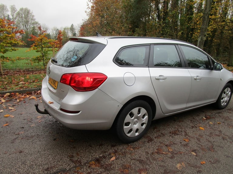 VAUXHALL ASTRA 1.7 CDTi ecoFLEX Exclusiv 2012
