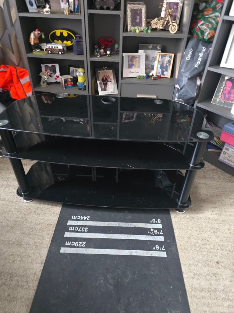 T black glass tv unit