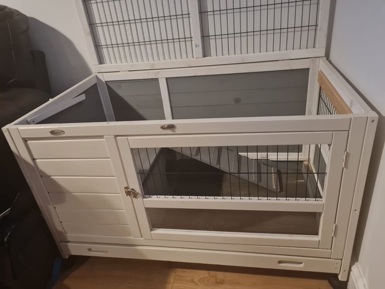 Rabbit/guinee pig hutch
