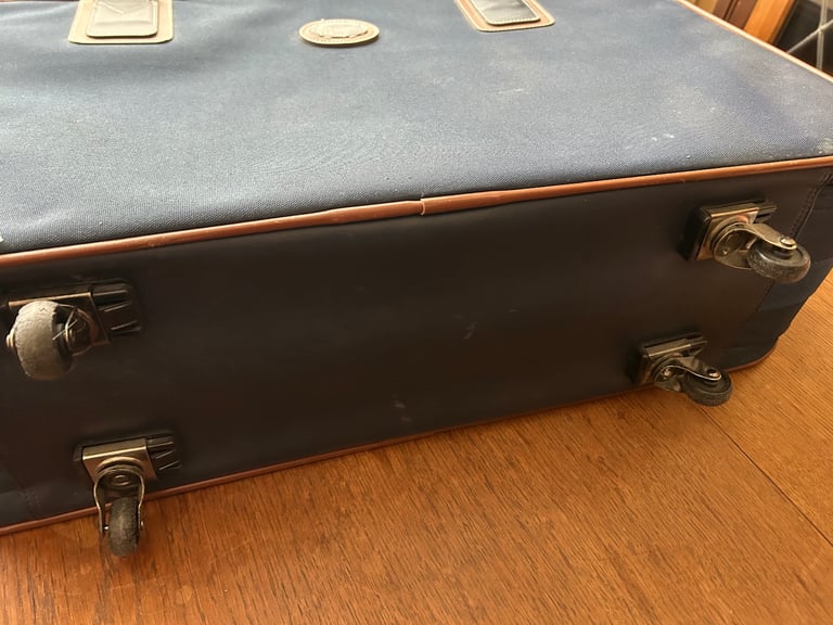 image for Pair of matching suitcases
