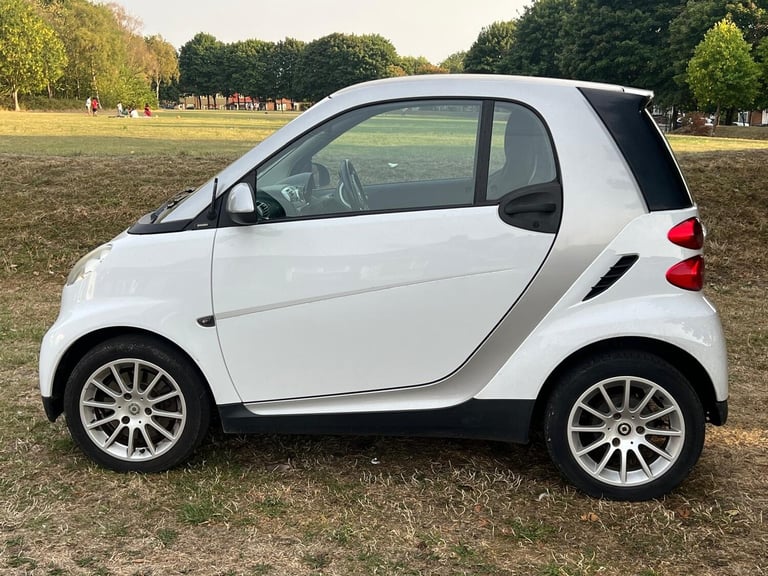 2010 smart fortwo CDI Passion 2dr Softouch Auto [Luxury Pack] [2010] COUPE Diesel Automatic