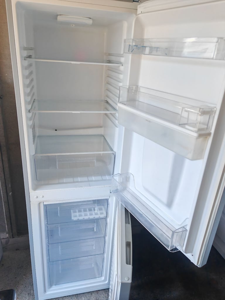 image for Free delivery 🚚 🚚 Logik fridge freezer 