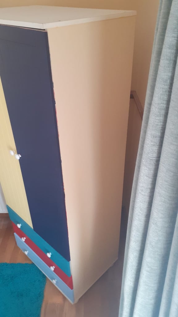 Wardrobe and Bedside Cabinet matching set only £18 ono