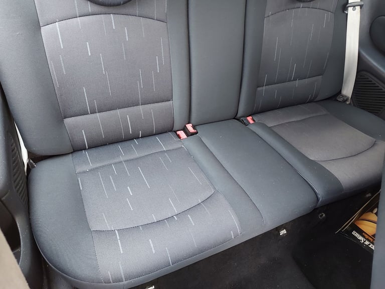 Renault Clio very low mileage - Image 5