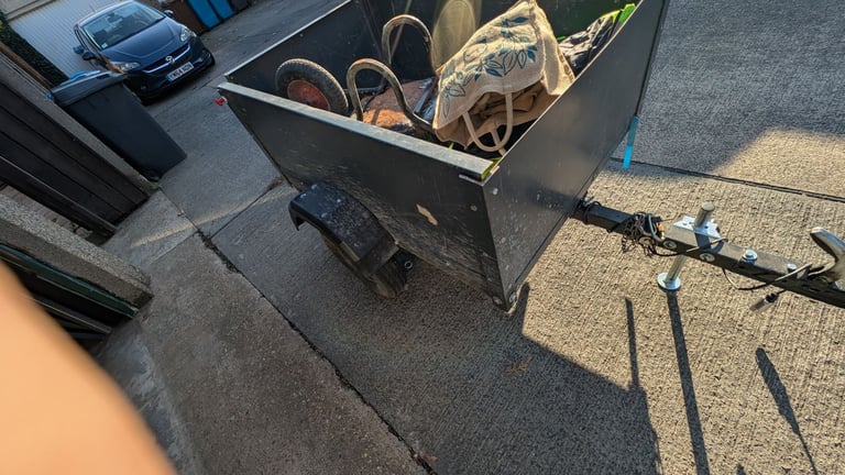 Car trailer 