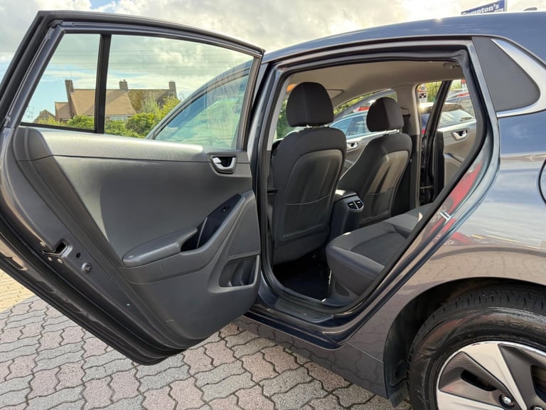 2018 Hyundai IONIQ 1.6 h-GDi Premium DCT Euro 6 (s/s) 5dr HATCHBACK Petrol/Electric Hybrid Automatic