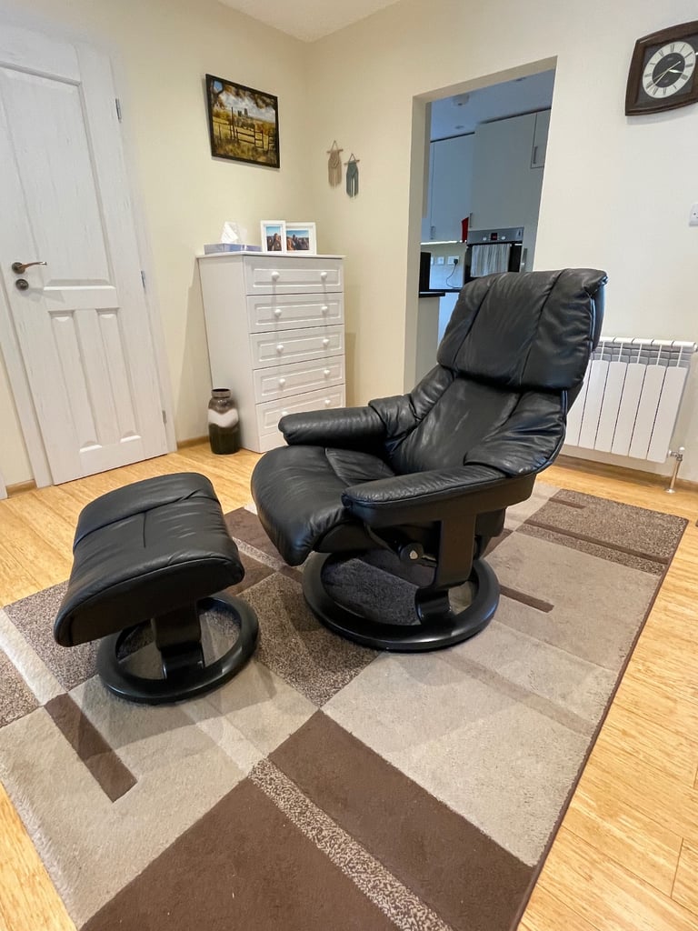 Ekornes Stressless Leather Recliner Chair & Footstool 